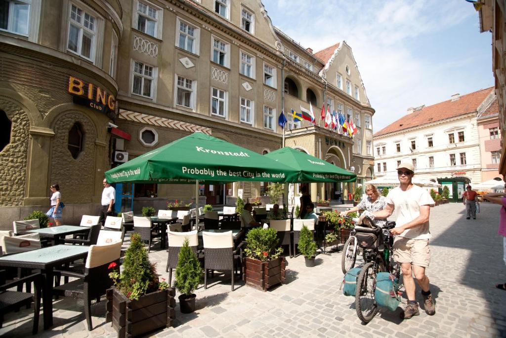 Hotel Coroana Brasov Exterior photo